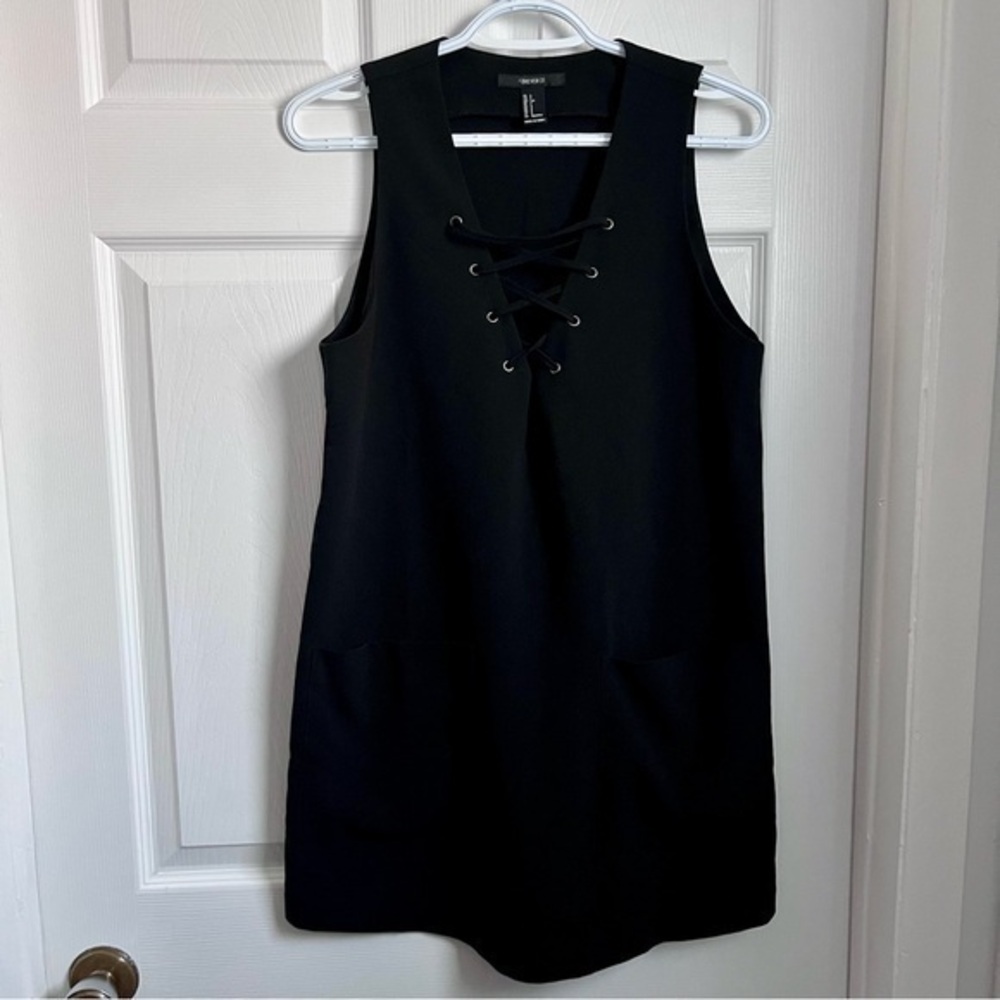 3/25$💥 Forever 21 dress black lace front v neck Women Small pockets tunic top